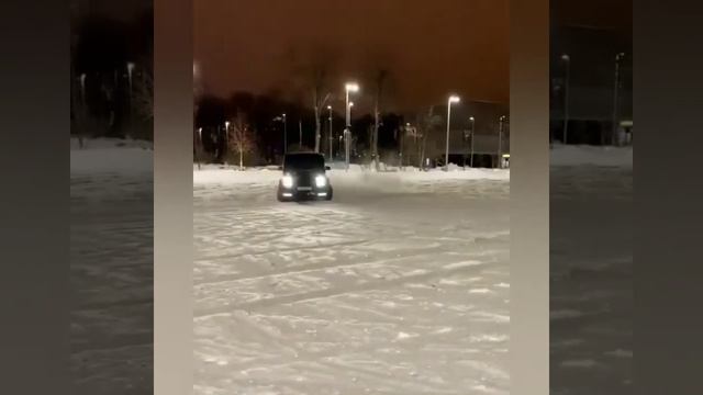 Mercedes Benz G63 дрифт