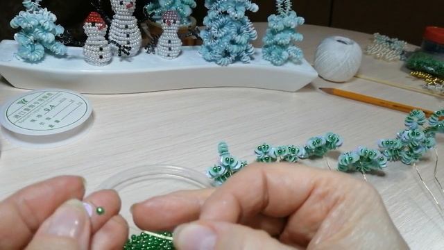 Ёлочка из пайеток и бусин. смотреть онлайн