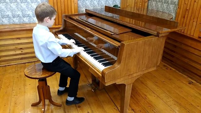 "Клоуны" Д. Кабалевский. Исп. Верховин Валерий смотреть онлайн