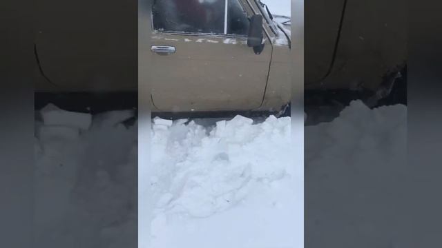 Замело дорогу. Не проехать. смотреть онлайн