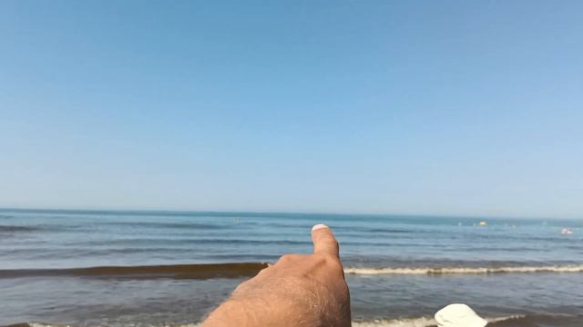 Анапа. Жара и ляпота! Море местами чистое. Пляж Джемете. 20 июля 2023. 9.20 утра. смотреть онлайн