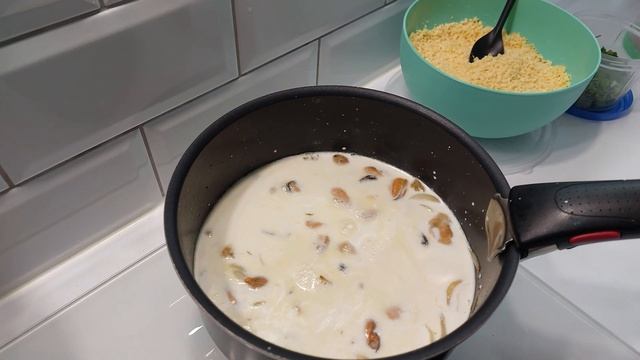 МИДИИ В СЛИВОЧНОМ СОУСЕ С ЧЕСНОКОМ. ПАЛЬЧИКИ ОБЛИЖЕШЬ. Как вкусно приготовить замороженные мидии смотреть онлайн