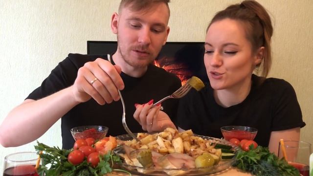 МУКБАНГ ЖАРЕНАЯ КАРТОШКА | СКУМБРИЯ | MUKBANG FRIED POTATOES | MACKEREL