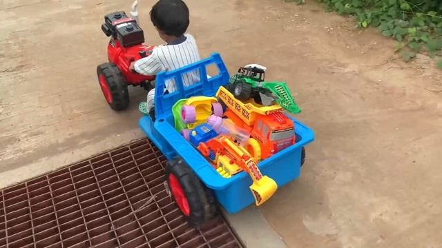 น้องภูมิ | ขับรถอีแต๊กเด็กไปเล่นหาดทราย 1 смотреть онлайн