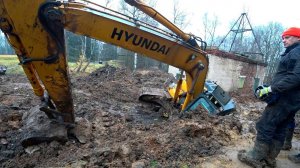 Вольво без Камаза никуда. Вытаскивание экскаватора весом 25 тонн.