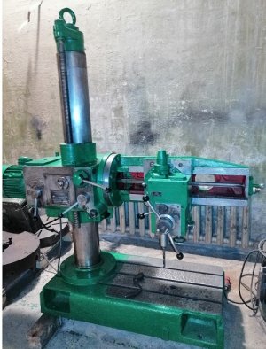 Станок Радиально-сверлильный 2К52.mp4