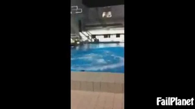 НЕПРИКОЛЫ в бассейне.mp4