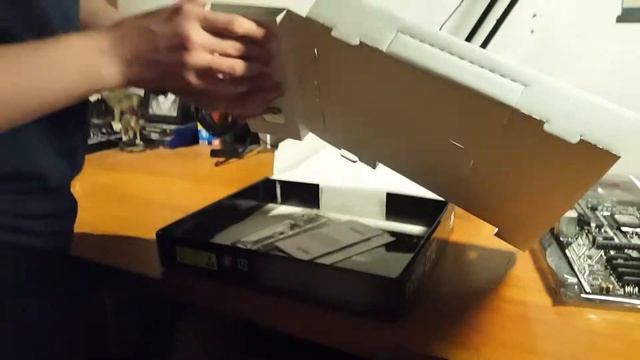 Unboxing the Asus Z270-P motherboard смотреть онлайн