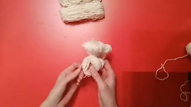 Собачка из ниток. Игрушки и поделки своими руками из ниток (пряжи). смотреть онлайн