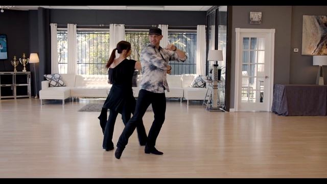 WEST COAST SWING - Inside Roll In