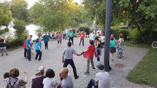 Armenian Dance in the Mill Pond Park (Richmond Hill) with Riki Adivi, Khumchama смотреть онлайн