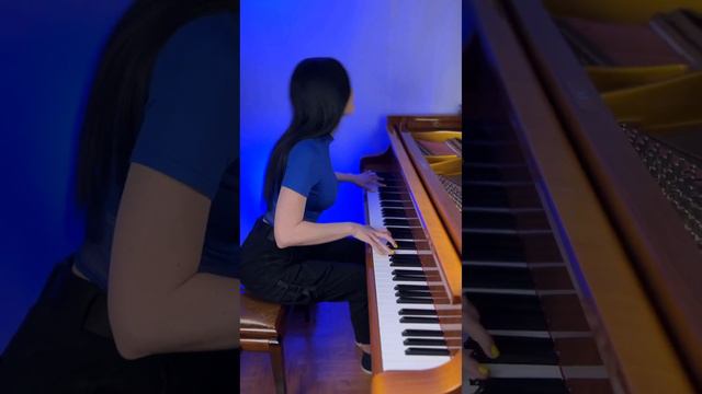 Linkin Park on piano 💙 смотреть онлайн