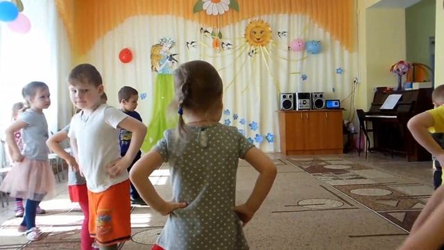 Танец-игра "Воробышки" в детском саду. Вторая младшая группа. Весенний утренник смотреть онлайн