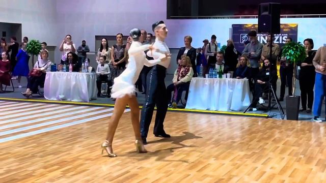 Александр Абрамович и Анастасия Лукомская Kinezis Stars 2021 Юниоры 2 La Cha-cha-cha смотреть онлайн