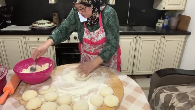 И снова лепёшки с творогом на заказ смотреть онлайн