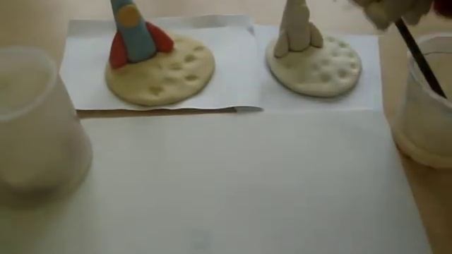 Как лепить из соленого теста? Лепим с детьми из соленого теста поделку к дню космонавтики. смотреть онлайн