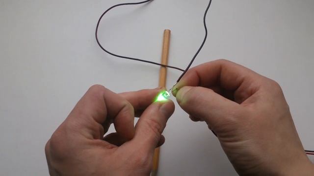 Фокус с карандашом! Удиви окружающих! ).mp4 смотреть онлайн