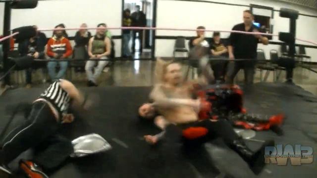 RW3 Ep 6: Tuff Daddy vs Eric Dylan смотреть онлайн
