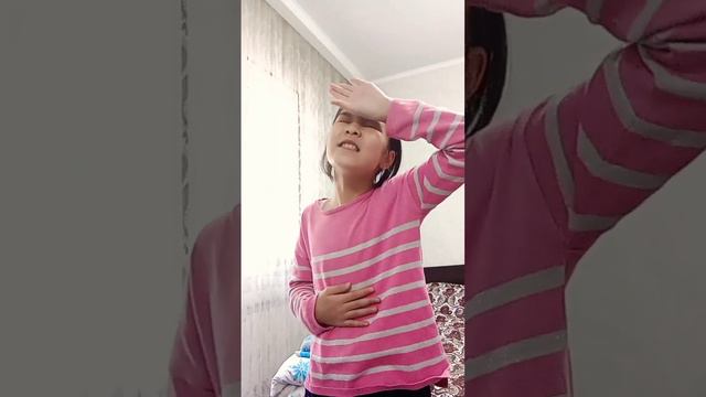 у меня голова болит! У меня сердце горит! У меня нога болит! И спину что-то прихватило! смотреть онлайн