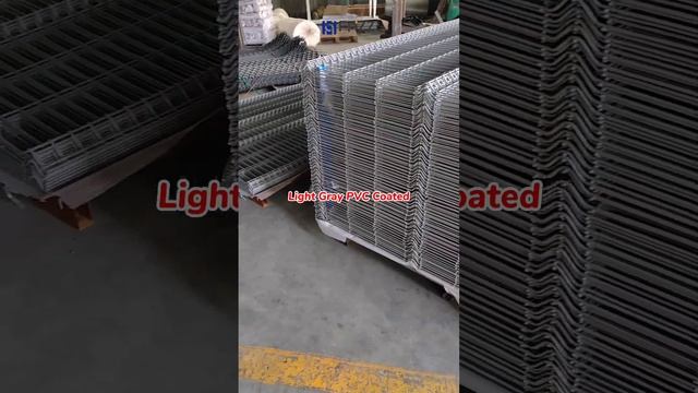 Light Gray PVC Coated Welded Wire Mesh Security Fence Panels with 4 Bending Ribs for Reinforcement смотреть онлайн