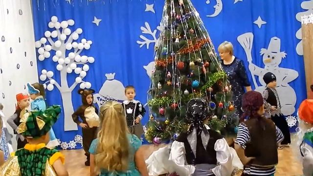 Новогодняя Елка! Детский сад "Рябинушка" с.Поспелиха . смотреть онлайн