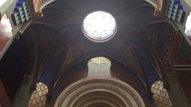 A synagogue in Prague смотреть онлайн