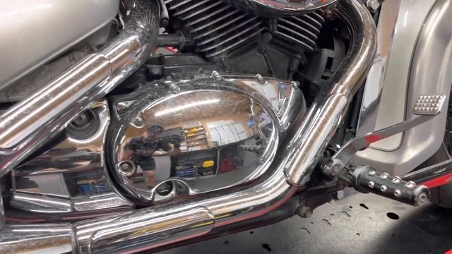 Suzuki VL800 with a terrible Ticking or knocking Noise. @ Doncaster Motorcycles смотреть онлайн