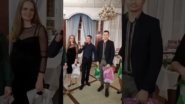 Выступление менеджеров Гаврикова Алексея и Виноградова Владислава. Новогодний банкет. 16.12.18 смотреть онлайн