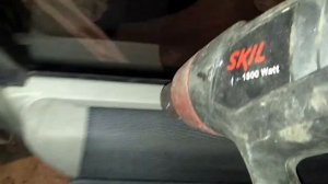 Рено меган, не сматывается шторка задней двери