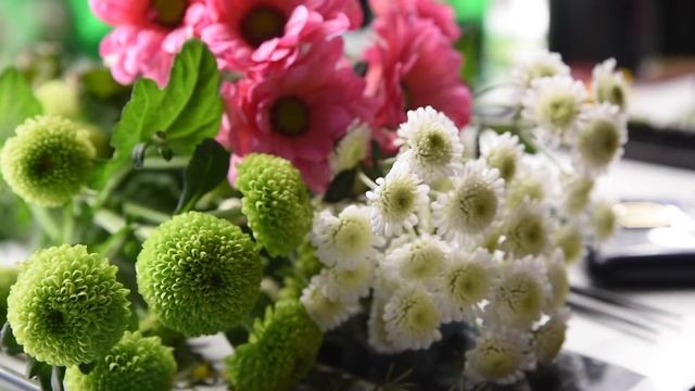 Бэкстейдж со съемки с цветами смотреть онлайн