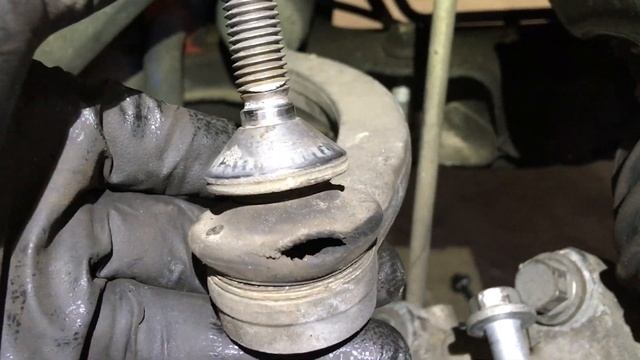 2006 Volvo V70 R tie rod end boot torn смотреть онлайн