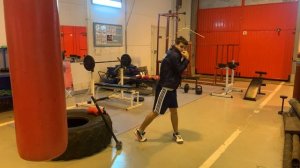 Уроки бокса. Защита от ударов. Уклоны и нырки