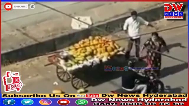 ⛔Bhopal Viral Video, Ek Lady Car Ko Dhakka Lagne Per Gareeb Bandi Wale Per Zulum Krrahi Hai смотреть онлайн