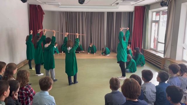 Открытый урок по эвритмии, показывает четвёртый класс. 23 марта 2023 г. смотреть онлайн