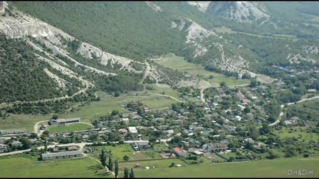 Крым. Вид с мыса Куле-Бурун (Сюйренская крепость) на Бельбекскую долину. 13 июня 2015 года. смотреть онлайн