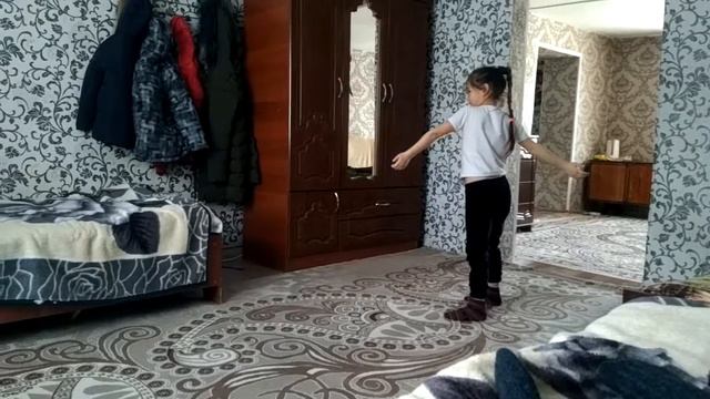 Надо будет сделать калесо девочку зовут макака смотреть онлайн