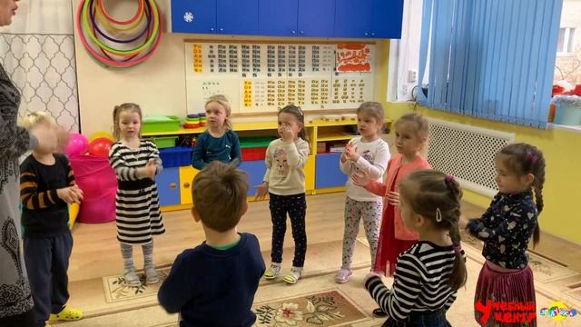 Музыкально-игровой урок для детей с 2 до 4 лет в Детском центре «Золушка» смотреть онлайн