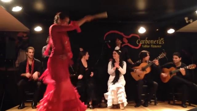 Guajiras Con Abanico Y Bata De Cola Begoña Arce