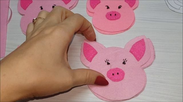 DIY Самые простые СВИНКИ ИЗ ФЕТРА. Полный Мастер класс. Символ 2019 года. смотреть онлайн