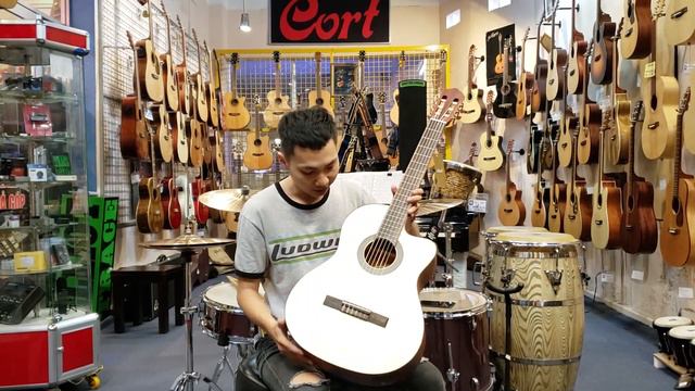 CORT AC120-CE Classic Guitar || Giới thiệu - Review || Yang Vo смотреть онлайн