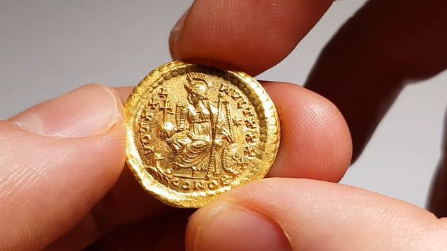 Roman Empire Theodosius II AV Solidus (Constantinople, AD 430-440) gXF [4.53 grams] смотреть онлайн