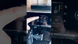 Видеообзор кофемашины Philips EP2231/40.