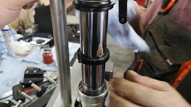 Оправка сальников для вилки мотоцикла смотреть онлайн