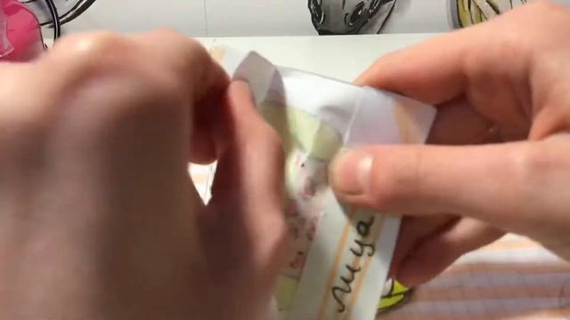 БУМАЖНЫЕ СЮРПРИЗЫ///открываем сюрпризы «маски для лица» смотреть онлайн