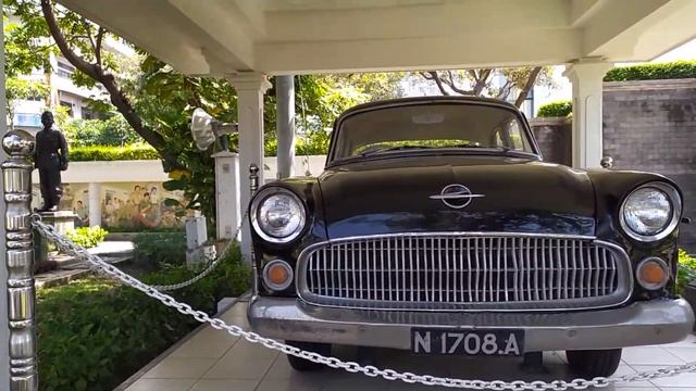 Heroes Monument - Surabaya - Indonesia Road View смотреть онлайн