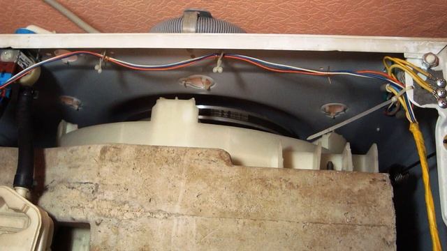 Слетает ремень стиральной машины. Все причины почему слетает ремень