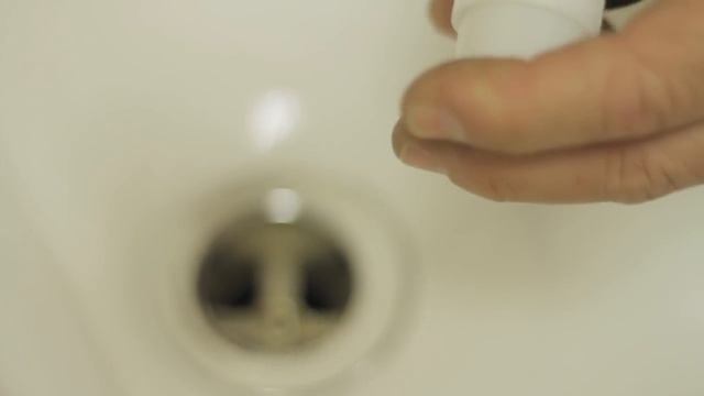 Bathroom Repair : How to Repair a Pop-Up Tub Drain Stopper смотреть онлайн
