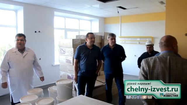 Адель Вафин инспектирует ремонт в поликлинике №2 Челнов смотреть онлайн