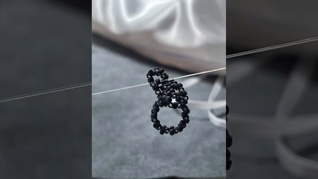 Буква Н из бисера || Letter H from beads смотреть онлайн