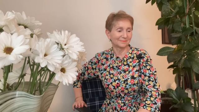 ?Хочу поведать загадочную историю из далеко….. смотреть онлайн